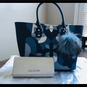 MICHAEL KORS SATCHEL AND WALLET